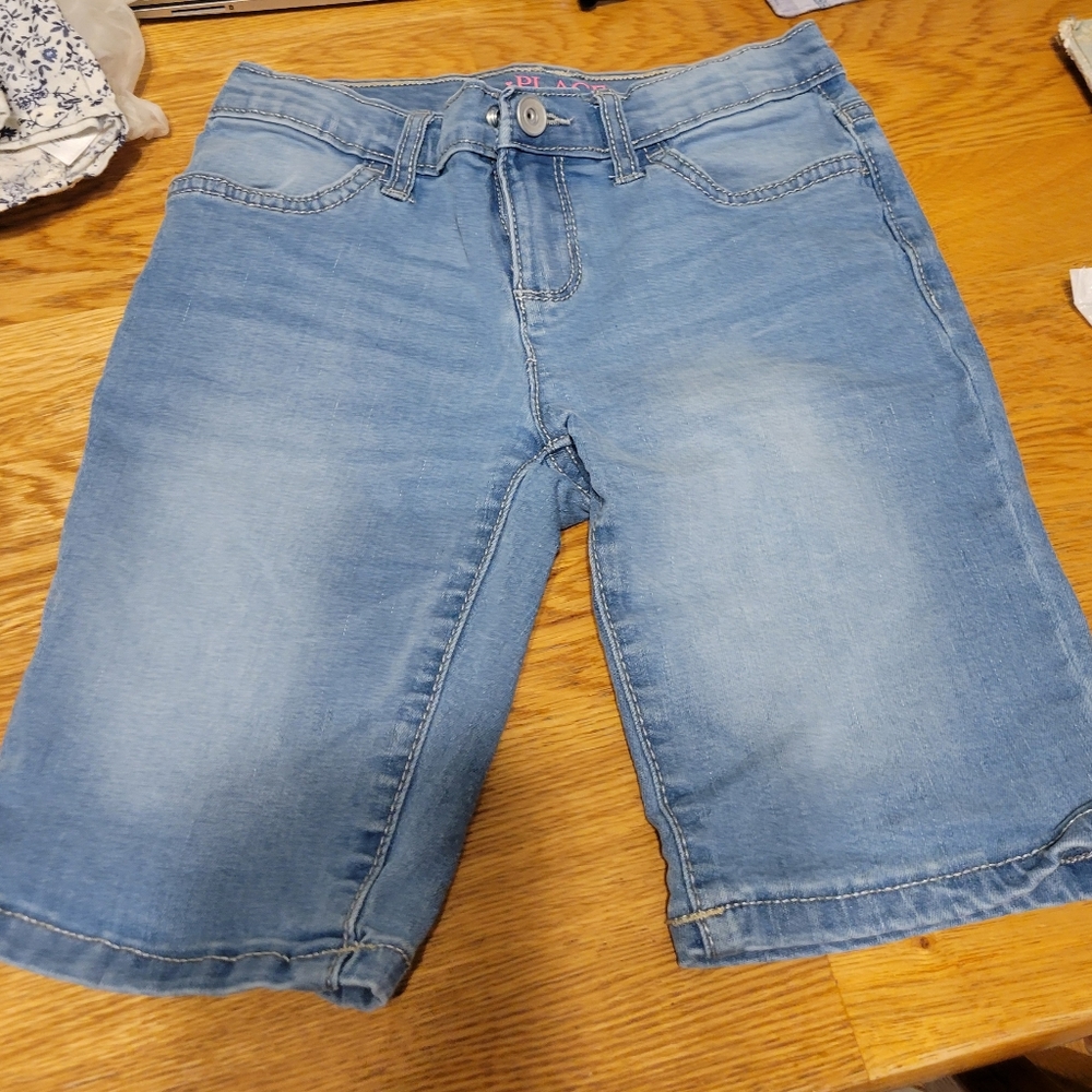 The Children's Place girls shorts, size 6x/7, light wash, skimmer pant